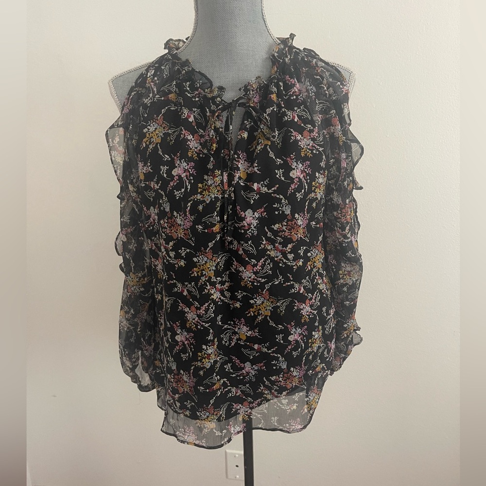 1 State Floral Black Floral Print Blouse. Size M . Long sleeves.